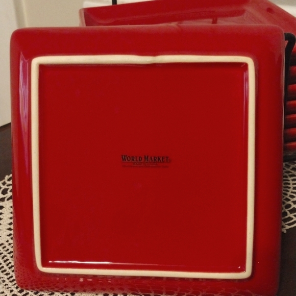 Adorable Red Stacking Appetizer Plates With Stand From World Market. - Picture 2 of 3